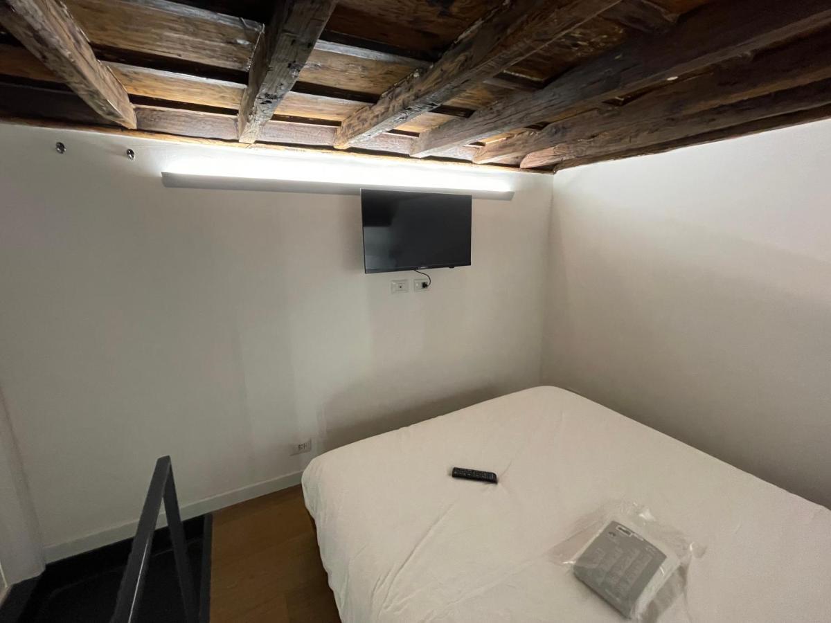 Casa Cappellari Design Studio A Campo De' Fiori Рим Экстерьер фото