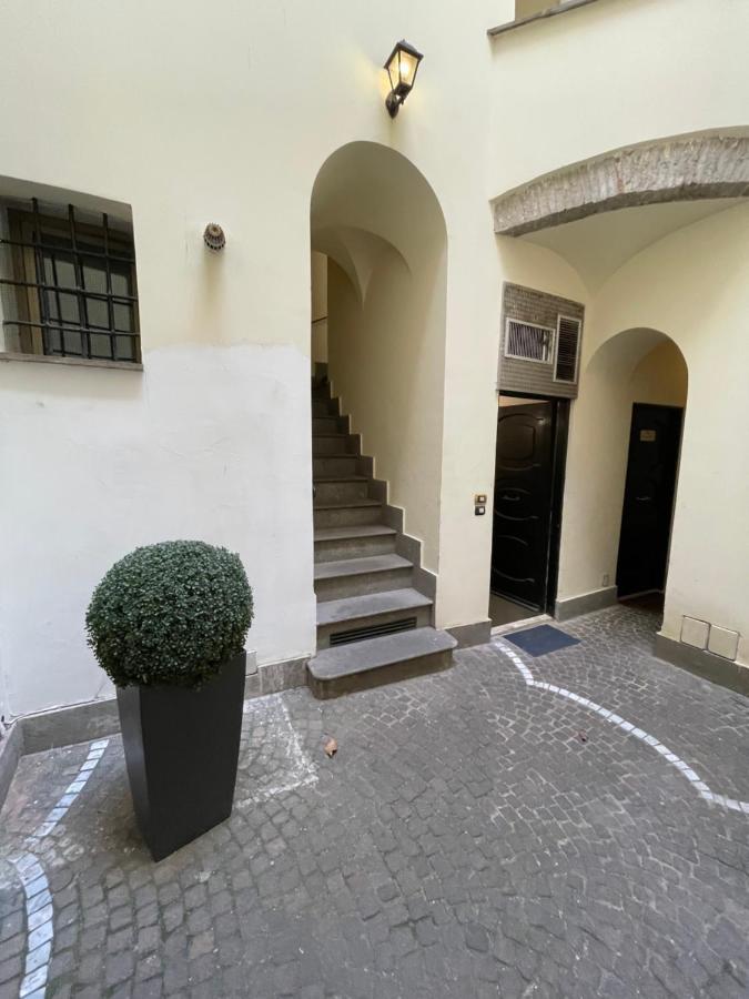 Casa Cappellari Design Studio A Campo De' Fiori Рим Экстерьер фото