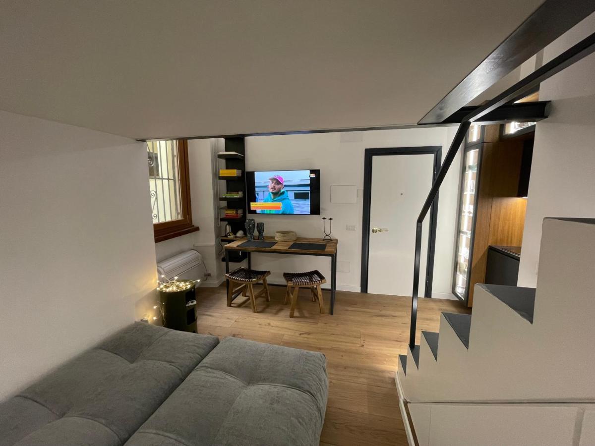 Casa Cappellari Design Studio A Campo De' Fiori Рим Экстерьер фото